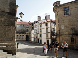 Peregrinos arribando a la catedral