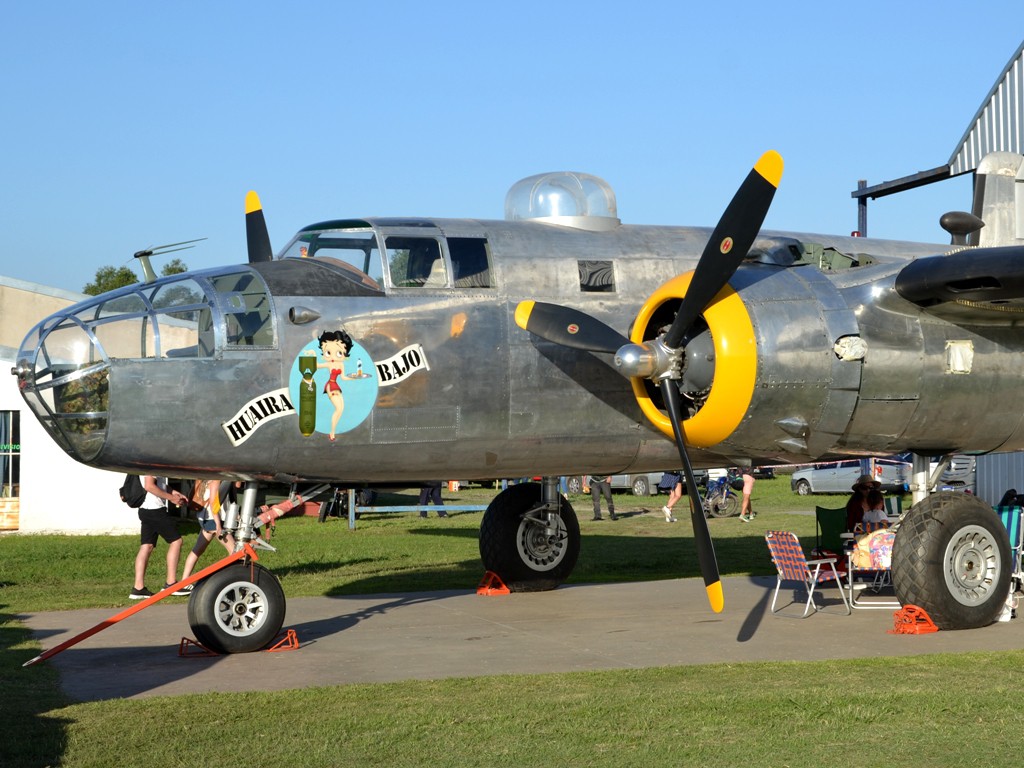 El B-25 Mitchel aún no volvió a volar pero le falta muy poco.  Foto de la 40 Convención en Vuelo. 