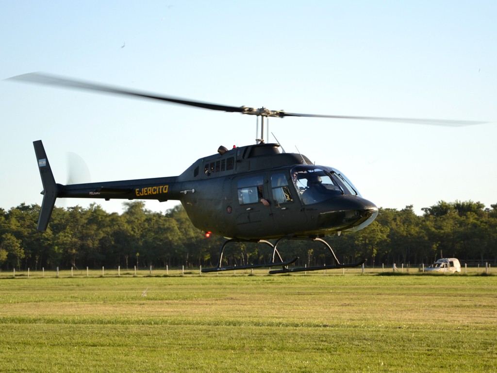 También de Ejército, un Bell 206. Foto de la 40 Convención en Vuelo. 
