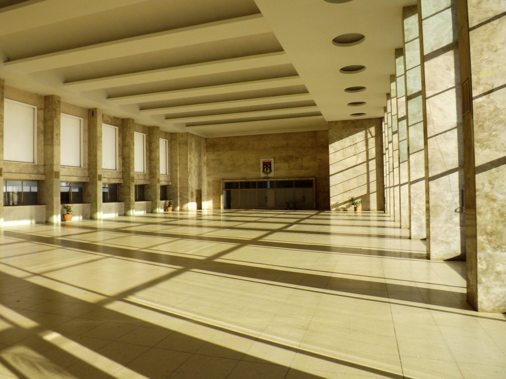 Hall principal de la Base Aérea Militar Morón