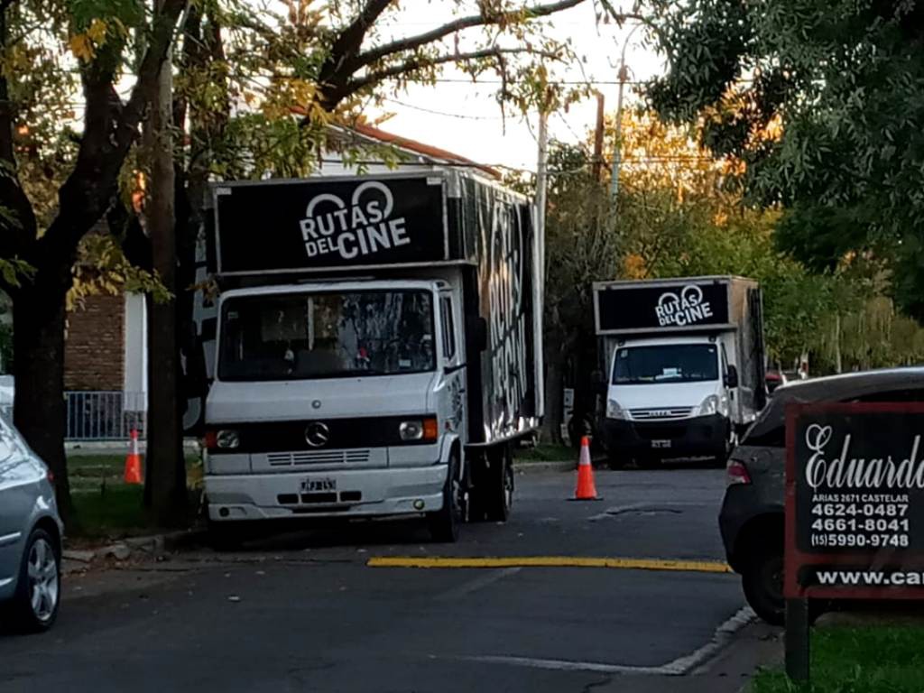 Camiones de Ruta del Cine en Castelar Norte