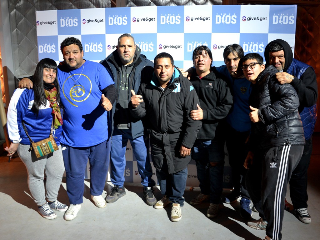 Fanáticos de Juanse en la previa de la presentación. 