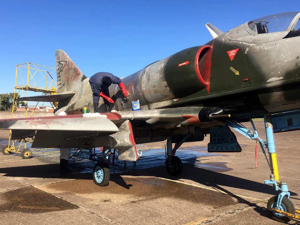 Walter%20Marcelo%20Bentancor%20A-4C%20Museo%20Nacional%20de%20Aeronautica%201.jpg