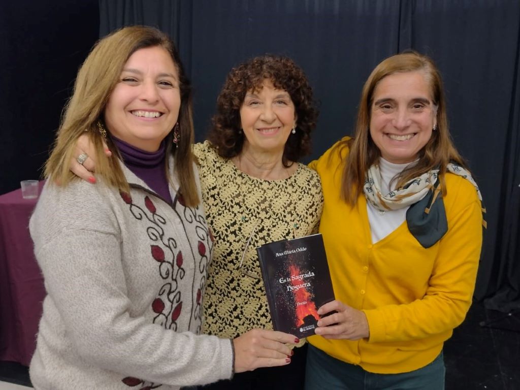 La narradora oral y coordinadora de los talleres `Boca que Cuenta´ habló con Castelar Digital acerca de su reciente espectáculo `Venganza de Mujer´. Además, adelantó dos libros de poemas que publicará próximamente.