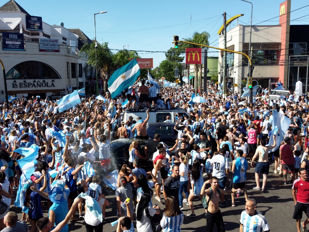 Sarmiento y Santa Rosa, Castelar e Ituzainó