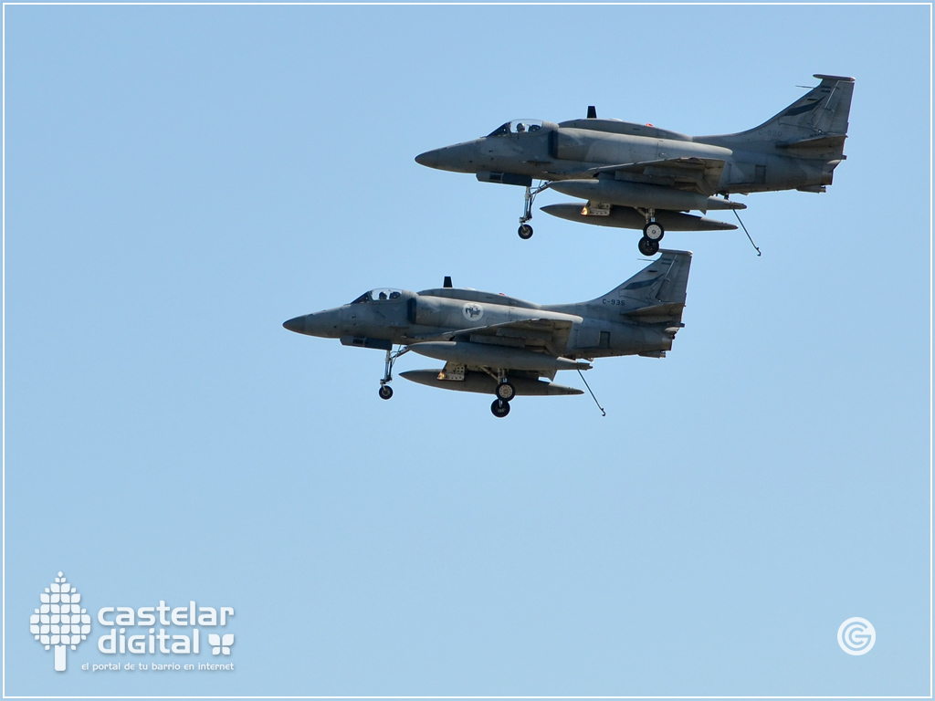 Cazabombarderos A-4AR Fightinghawk en Argentina Vuela 2014