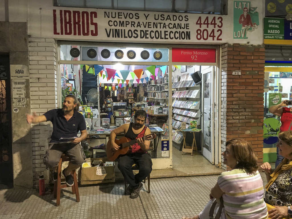 Hern n Budapest presenta su libro
