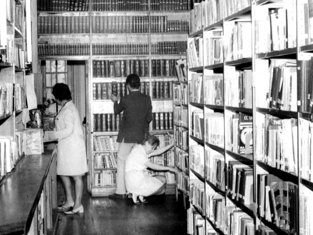 Interior de la Biblioteca en 1969.