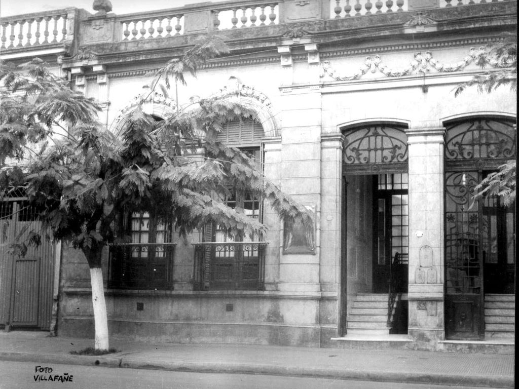 Frente Biblioteca Municipal, década de 1940.