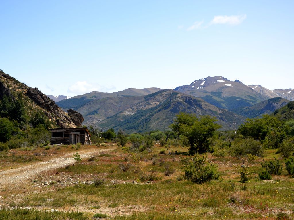 El entorno agreste del río Ñirihuau. 