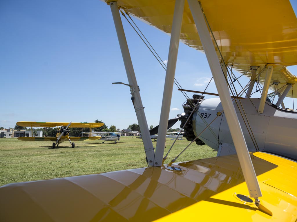 Dos Boein Stearman mirándose cara a cara.