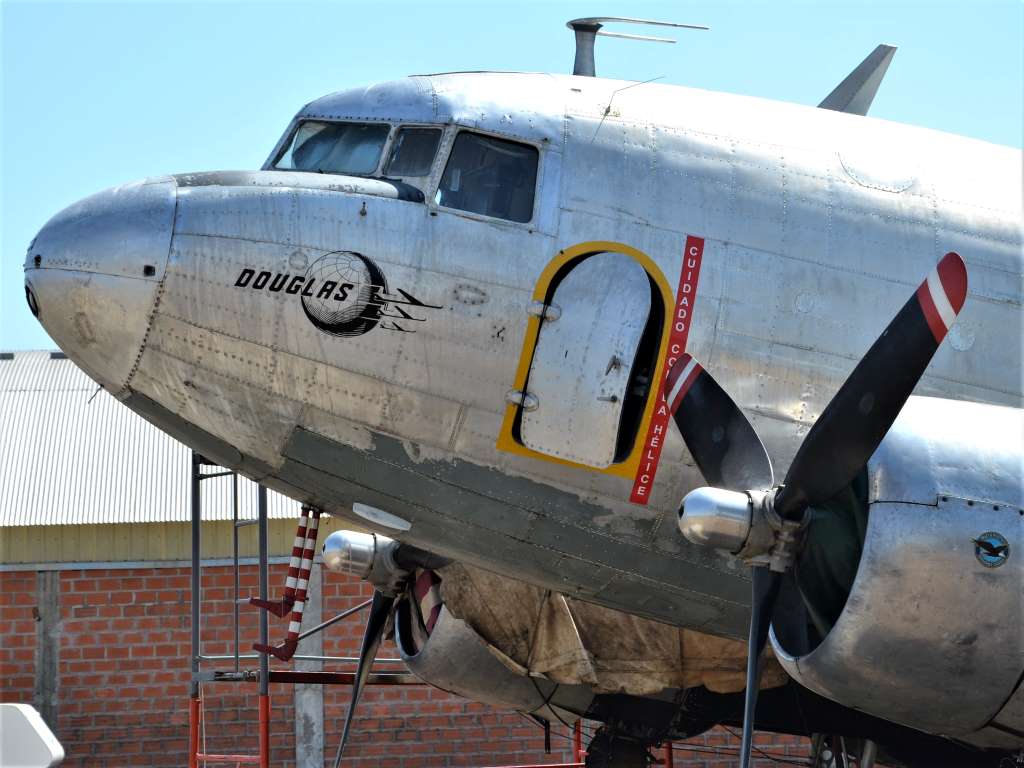 Douglas DC-3