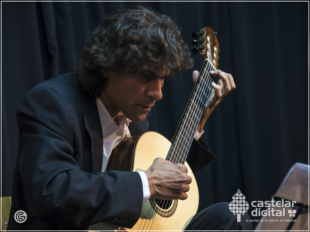 Duo Kauanny Klein e Javier Buján ( canto y guitarra ) en su gira 