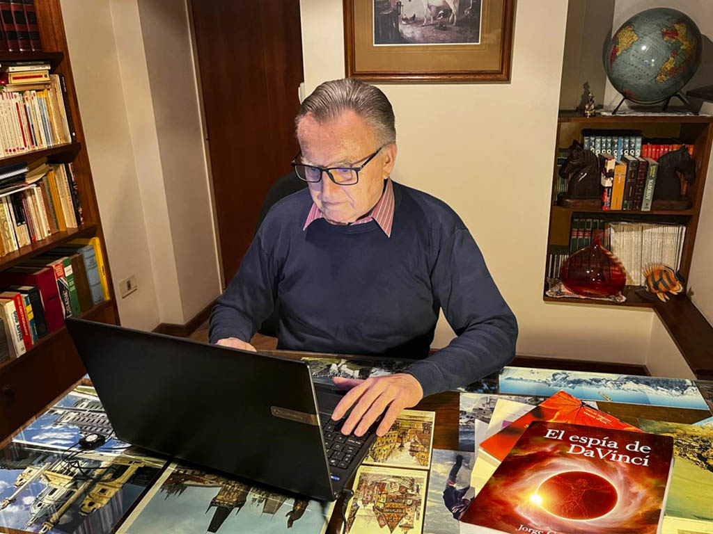 El escritor de Castelar Jorge Colonna lanza su nueva novela El Esp&iacute;a de Da Vinci