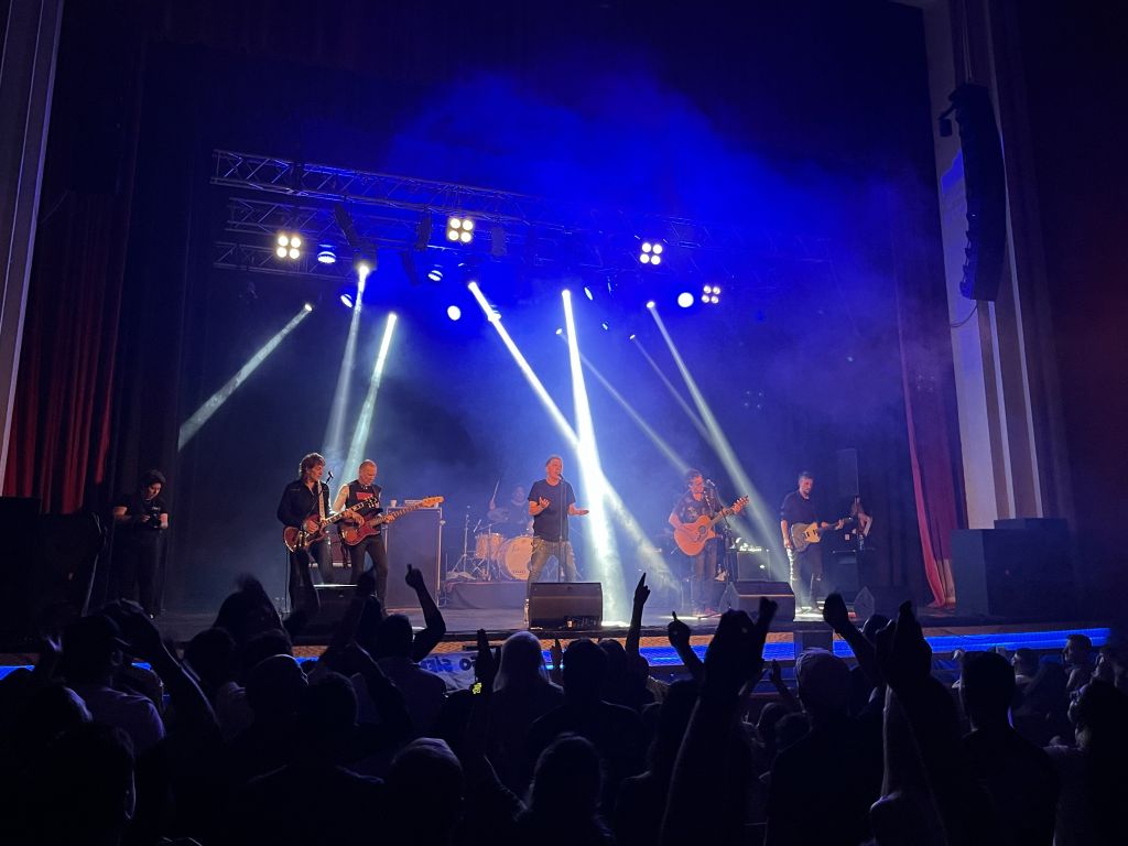 Ella Es Tan Cargosa celebró 25 años de historia en el Teatro Gran Ituzaingó