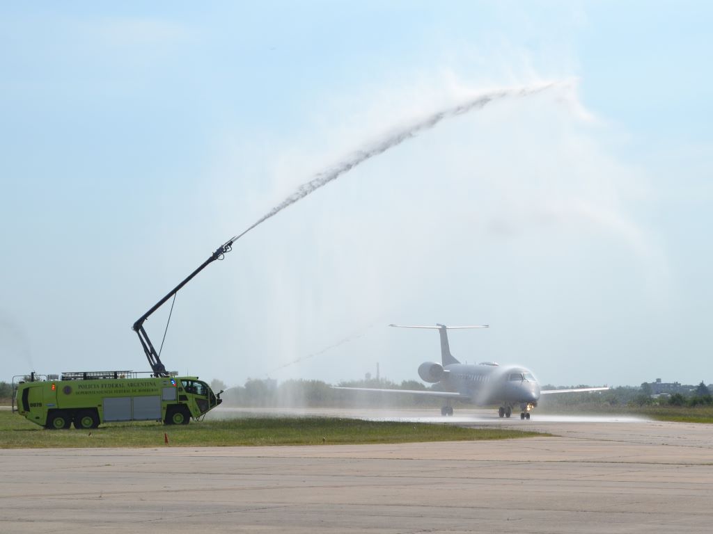 El Bautismo del nuevo avión. 