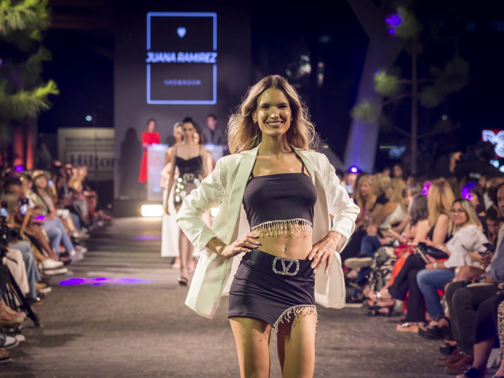 El desfile de moda Go Fashion cerró el año en Parque Leloir. 