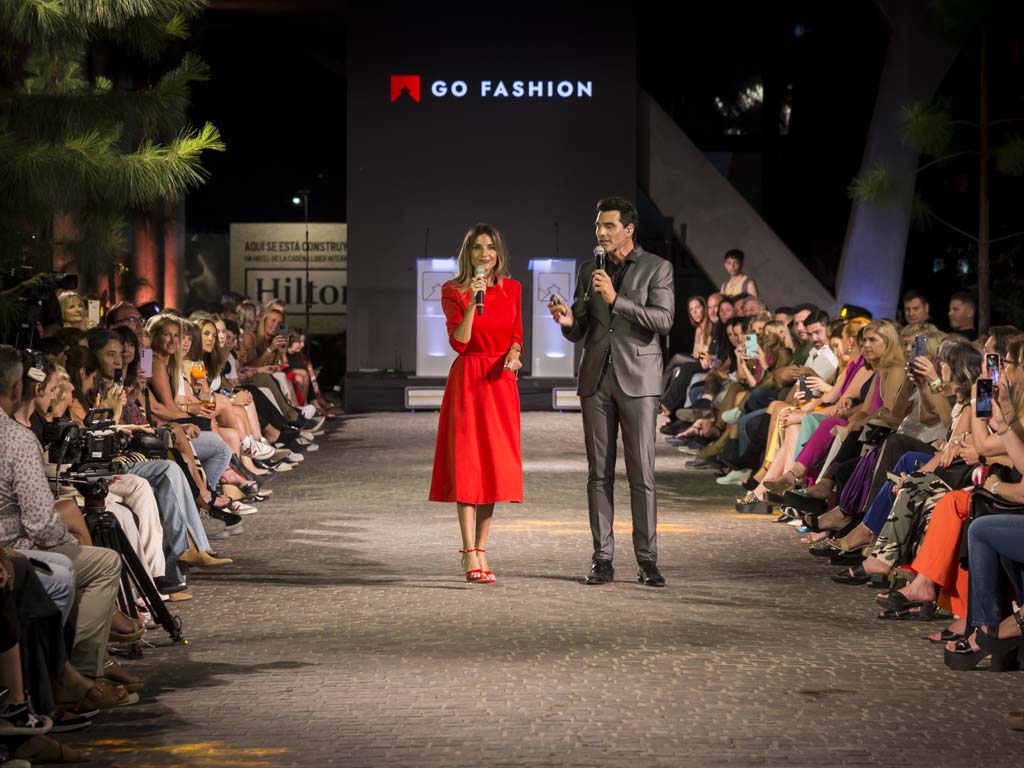 El desfile de moda Go Fashion cerró el año en Parque Leloir. 