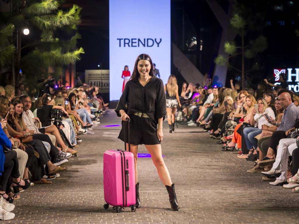 El desfile de moda Go Fashion cerró el año en Parque Leloir. 