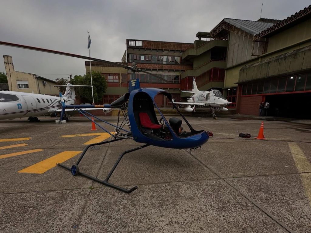 Sorpresa en Zona Oeste: Apareci&oacute; un helic&oacute;ptero en medio de una plaza