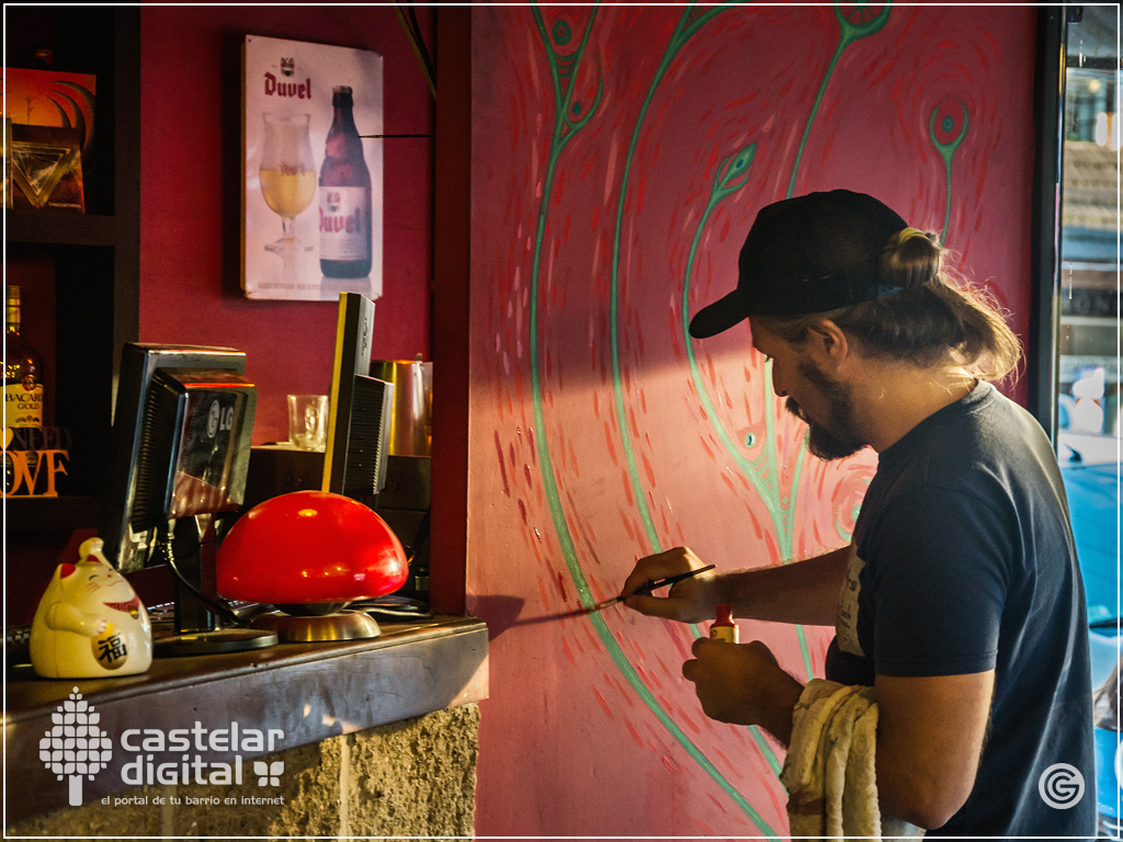 Nuestro vecino y artista Hernán Budapest Marino renovó su muestra en la Cucha Bar