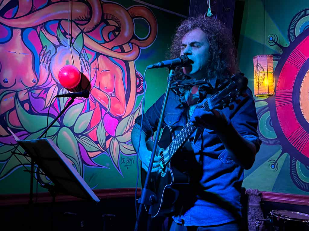 Hernán Sánchez: noche de rock a la carta en La Cucha