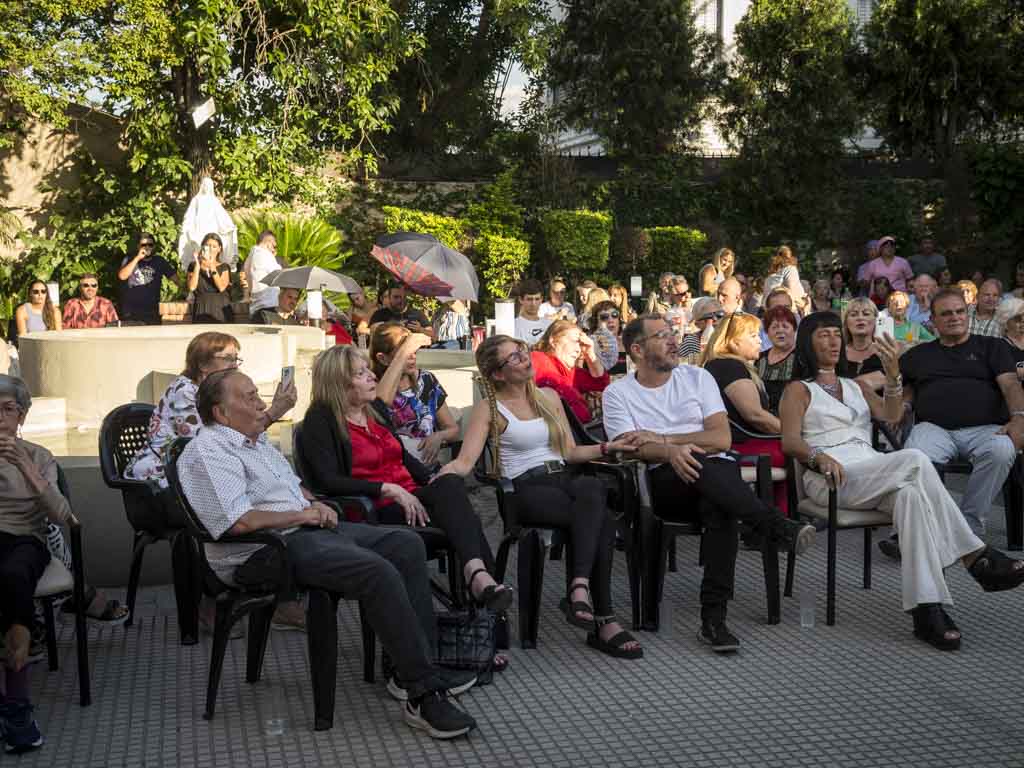 El Hogar del Doctor Ovando celebró Fin de Año con Silvio Soldán