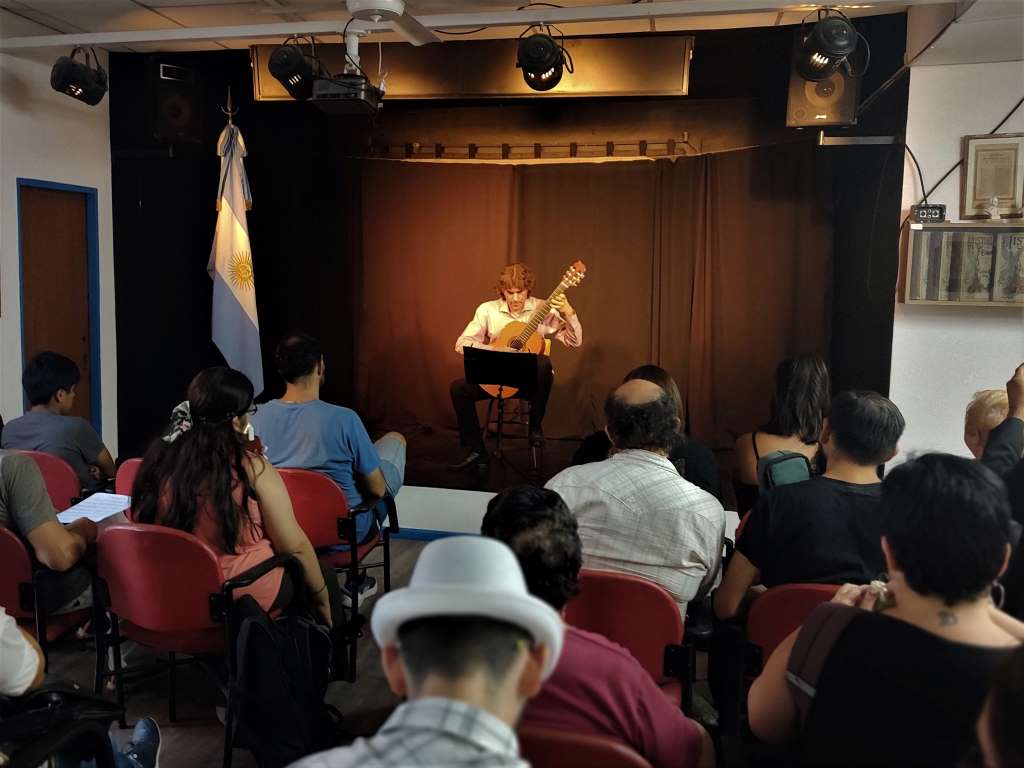 Javier Alejandro Buján: "Las Tertulias Guitarrísticas son un espacio valorado por músicos y vecinos"