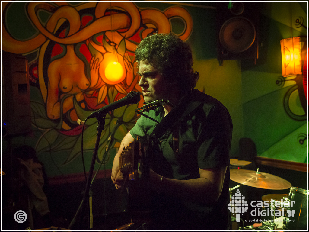 Hernán Sanchez + Partisanos en vivo en La Cucha Bar. Función del 6 de Abril 2019. Foto: Gabriel Colonna