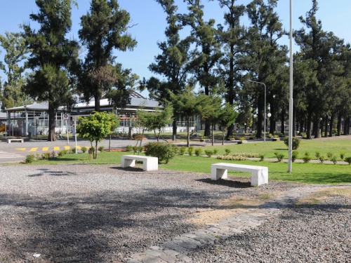 Mejoras en el Polideportivo Gorki Grana y plazas de Castelar