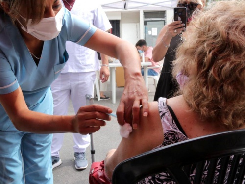 Morón vacunó a más de 30.000 habitantes contra el coronavirus