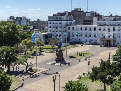 ¿Cuántos habitantes tenía Morón en el primer censo nacional?