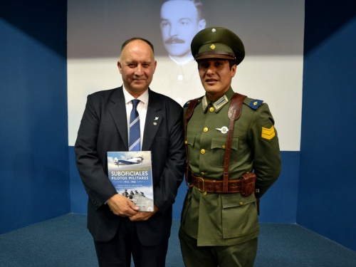 Presentaron el libro Suboficiales Pilotos Militares en el Museo Nacional de Aeronáutica
