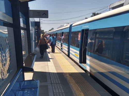 No anda el tren: C&oacute;mo viajar de Moreno a Once en colectivos y subtes