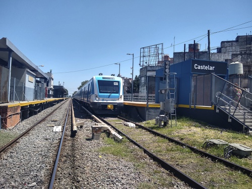 No anda el tren: C&oacute;mo viajar de Merlo a Once en colectivos y subtes