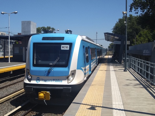 Ferrocarril Sarmiento: Nuevos servicios y menos tiempo de espera entre cada tren