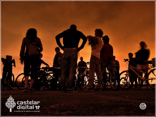 Recorriendo el oeste en bici a la luz de la luna