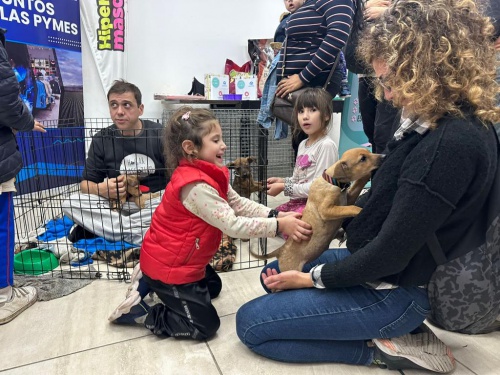 El Centro Comercial colaboró con varios refugios de animales en una jornada de adopción