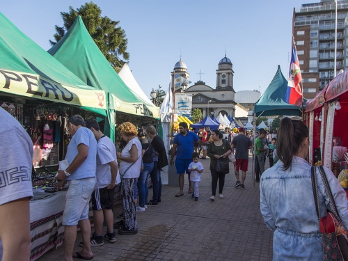 Expo Colectividades llega a la Plaza San Mart&iacute;n con sabores y m&uacute;sica del mundo