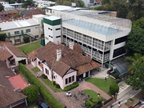 Robótica, idiomas y natación: así se forma a los alumnos en el Colegio Alemán de Hurlingham
