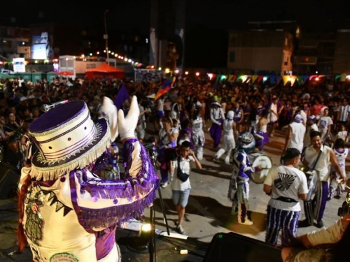 El Carnaval llegó a la Zona Oeste para alegrar las calles