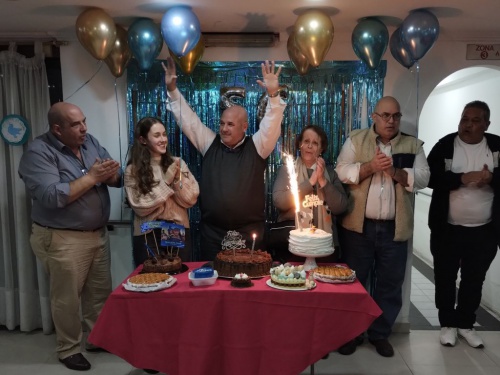 Gustavo Ovando festejó su cumpleaños rodeado de amigos