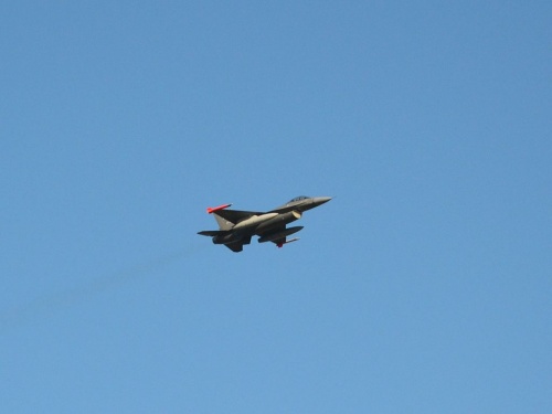 La Fuerza A&eacute;rea celebr&oacute; sus 114 a&ntilde;os de historia con seis F-16 sobre Mor&oacute;n