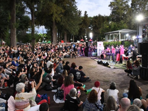 Mor&oacute;n record&oacute; los 50 a&ntilde;os del golpe de 1976 con homenajes, cultura y deporte