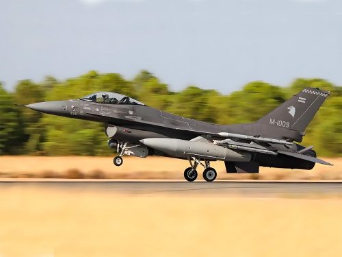 La Fuerza Aérea presentará su primer F-16
