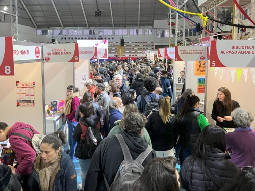 Morón vivió cuatro días de literatura, arte y música en su 2ª Feria del Libro