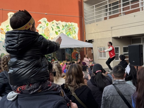 M&aacute;s de 80 emprendedores, K-Pop y canje de figuritas: as&iacute; fue la Feria Lupita en el Sof&iacute;a Barat
