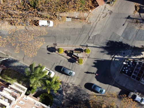 Descubrí la historia de la plaza más chiquita de la Zona Oeste