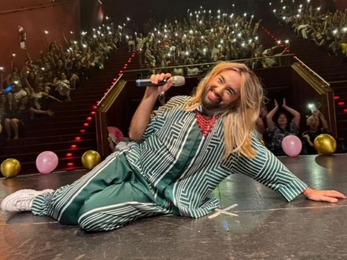 Mina Bien llega a Mor&oacute;n y encabeza un fin de semana con teatro, m&uacute;sica y grandes shows en la Zona Oeste
