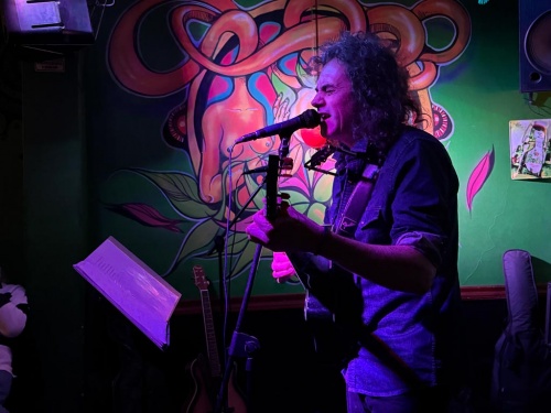 Rock y canciones: Hern&aacute;n S&aacute;nchez y Leo Goncalves en La Casa Bar